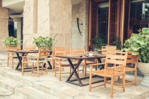 Read more about the article Tips Merawat Furniture Outdoor Berbahan Kayu Biar Awet